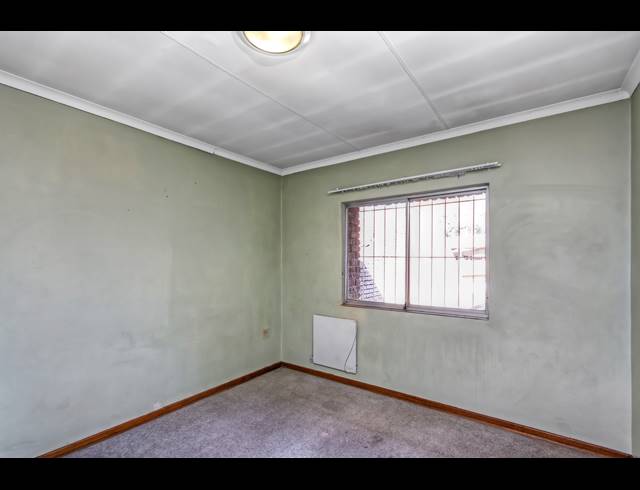 3 BEDROOM DUPLEX FOR SALE IN BRAMLEY NORTH